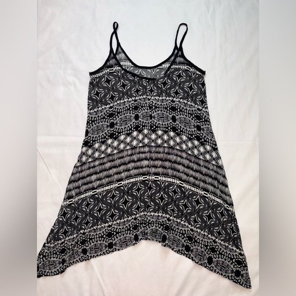 B. Darlin Size XS Black & White Geometric Sleeveless Summer Mini Dress - Picture 5 of 5
